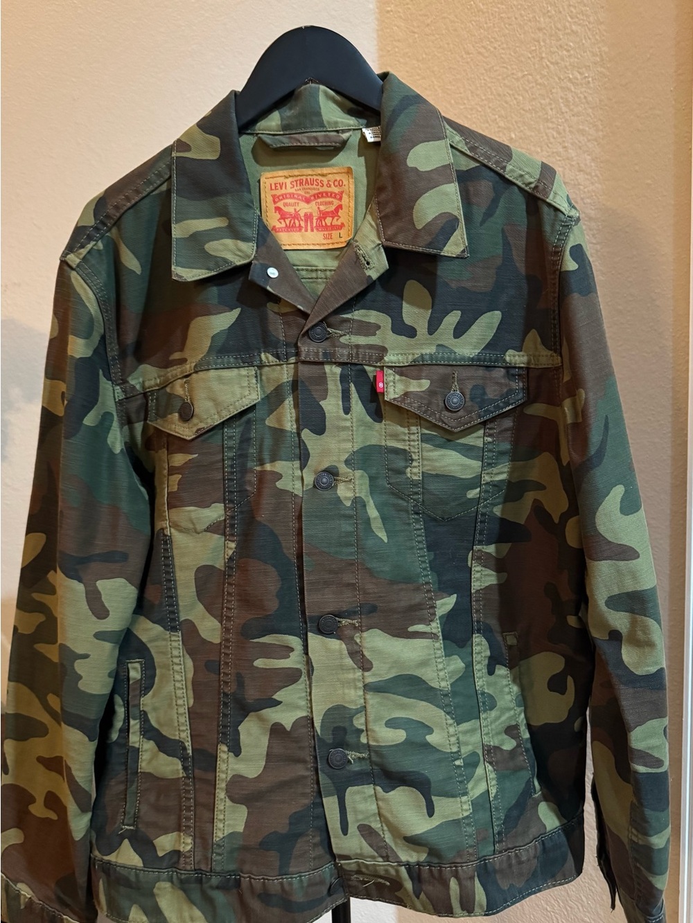 Levi's Men's Camouflage Trucker Jacket - Green & Brown Camo